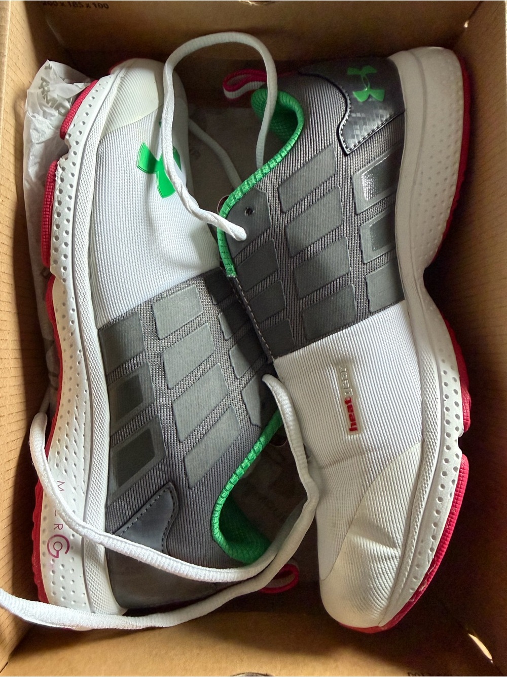 EUC BIG KIDS UA micro g split sneakers. Size 5Y.